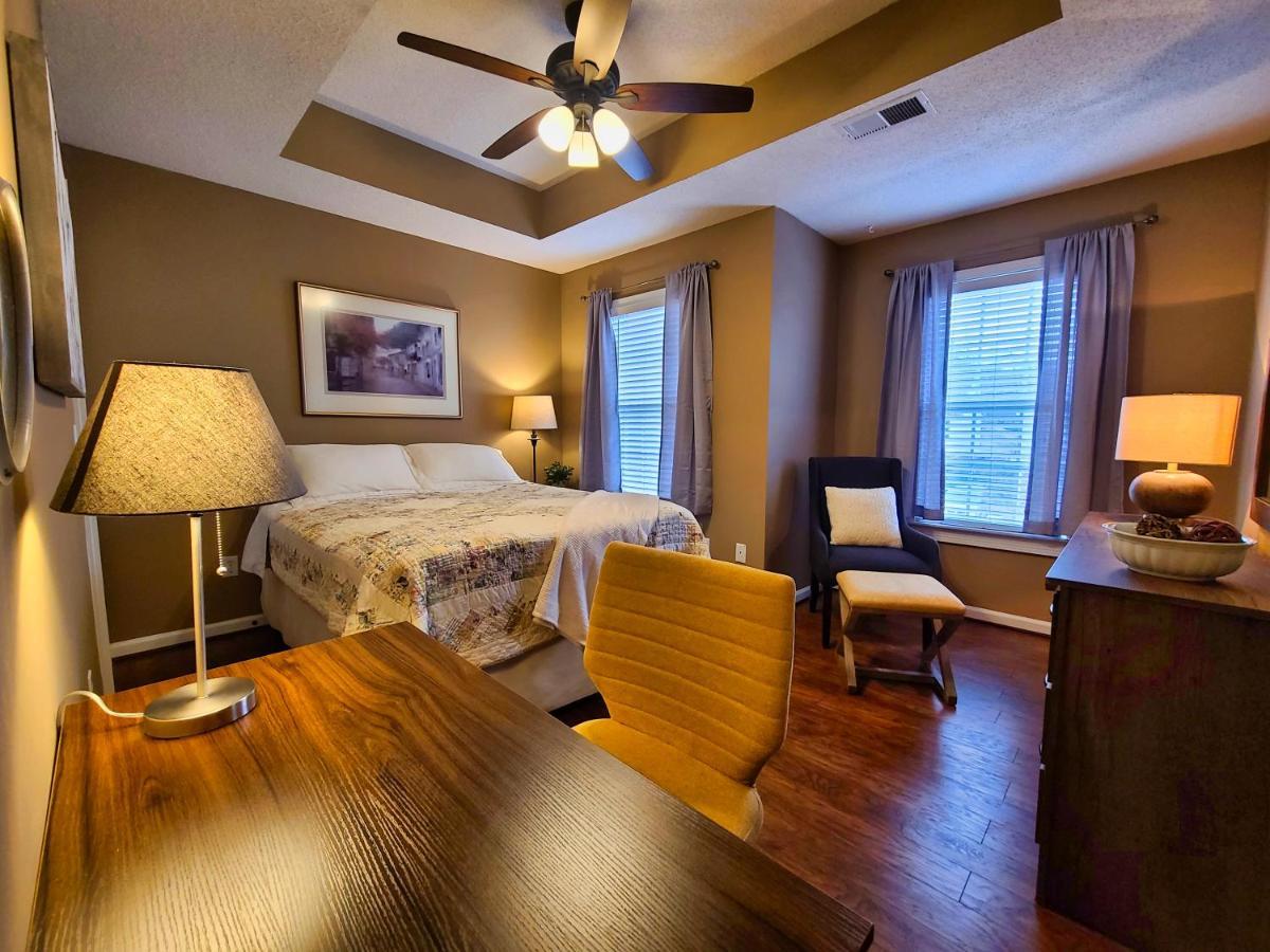 Вилла Cozy House Near Ole Miss & M-Trade! Оксфорд Экстерьер фото